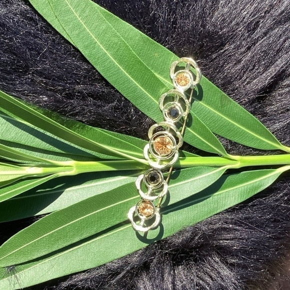 Vintage Sarah Coventry Linear Rhinestone SilverTone Brooch Collar Bar Pin - Picture 4 of 7